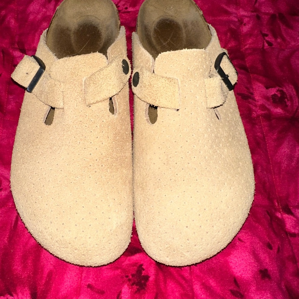 Birkenstock Tan Slippers Soft Comfortable Design